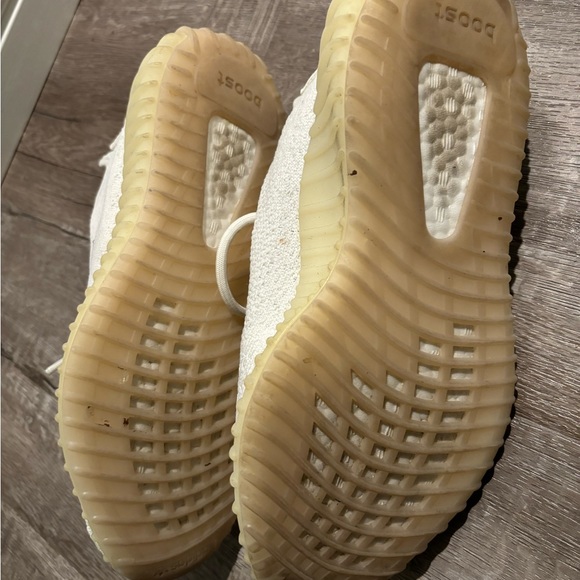 Authentic Adidas Yeezy Boost 350 V2 6.5Sz in Triple white - Picture 3 of 7